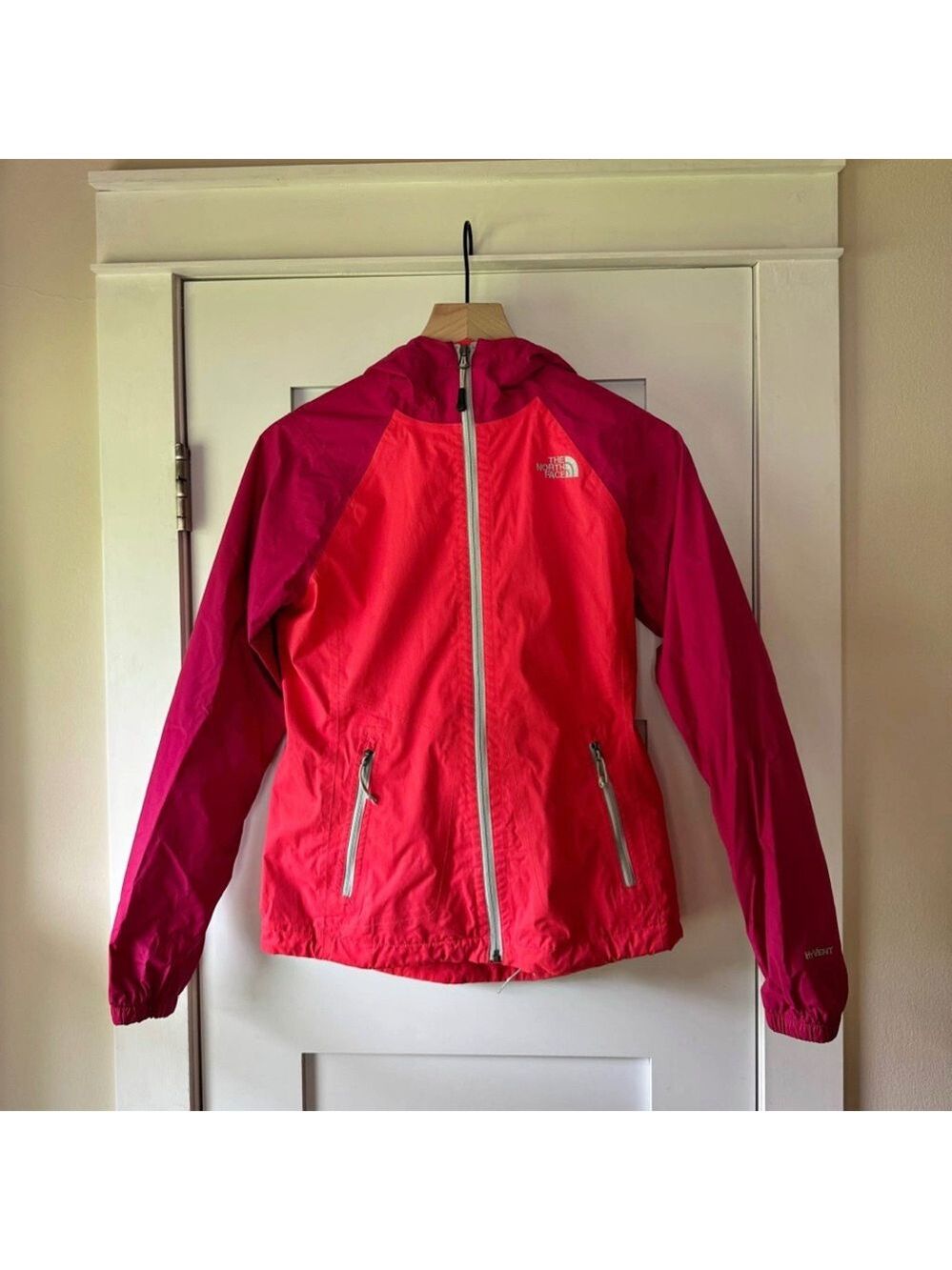 GUC The North Face Women's Vibrant  Rain Jacket Size XS
